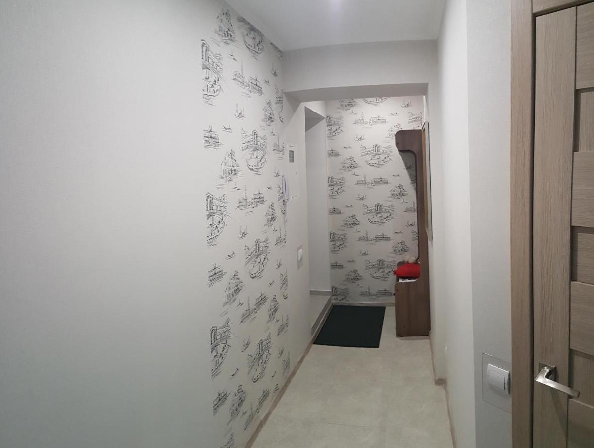 Loft Studio Apartment On Teslenkа Street Kryvyi Rih Exterior photo